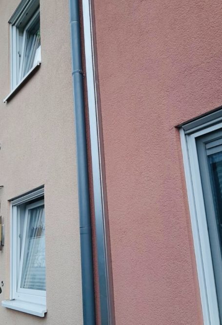 Wetterfester, verzinkter Metallkabelkanal